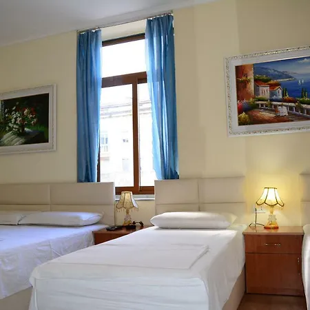 Otel Republika Tiran